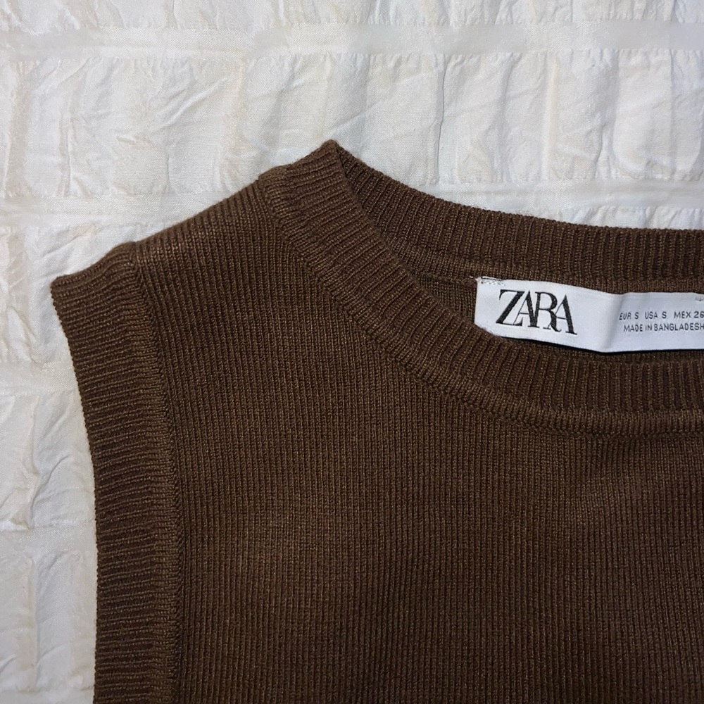 Tank - Picture 2 of 8